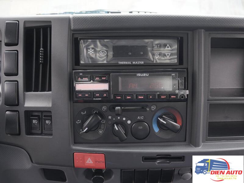 Xe Tải Isuzu QMR77HE5 2.8 Tấn Thùng Bạt
