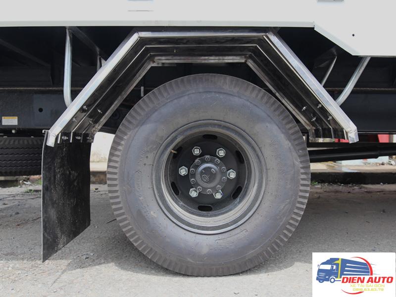 Xe Tải Hino FC 6 Tấn Gắn Cẩu Gấp 3 Tấn Hyva HB70E4