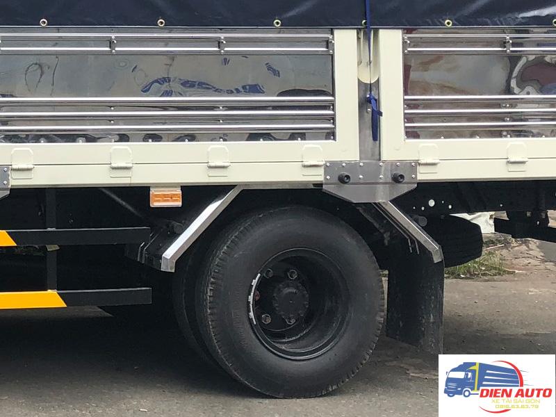 Xe Tải Hino XZU710L 2.5 Tấn Thùng Kín