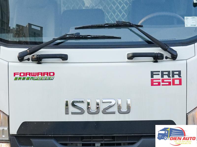 Xe Tải Isuzu FRR90NE5 5.5 Tấn Thùng Chở Gia Cầm