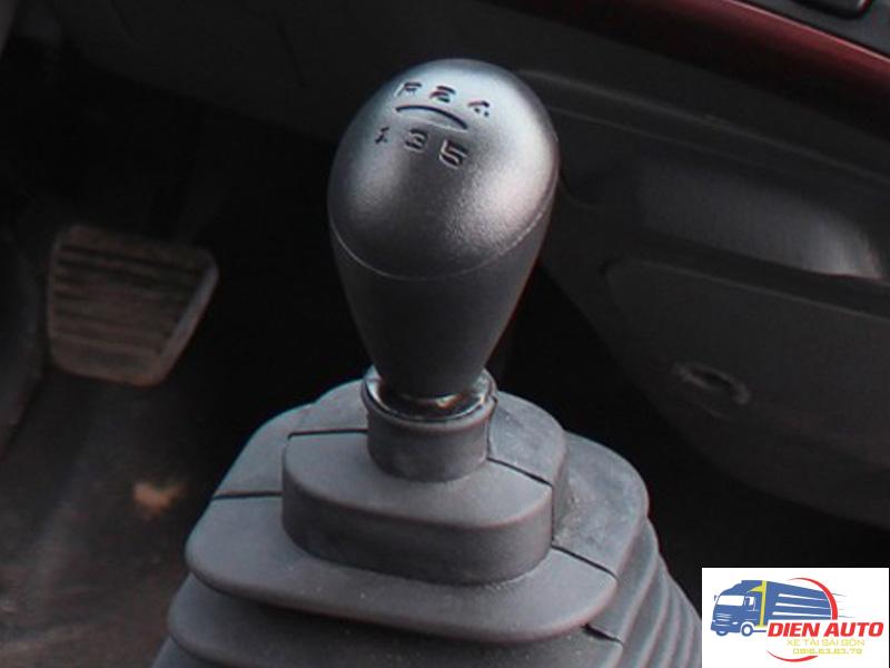 Xe Tải Hyundai HD700 5T7 Gắn Cẩu Unic URV344 3 Tấn 4 Khúc