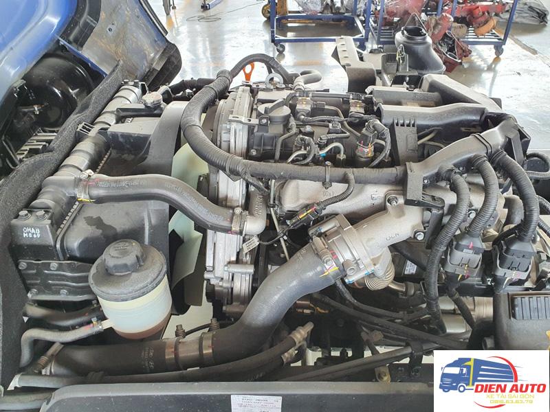 Xe Tải Hyundai Mighty EX8L 7 Tấn Thùng Bạt