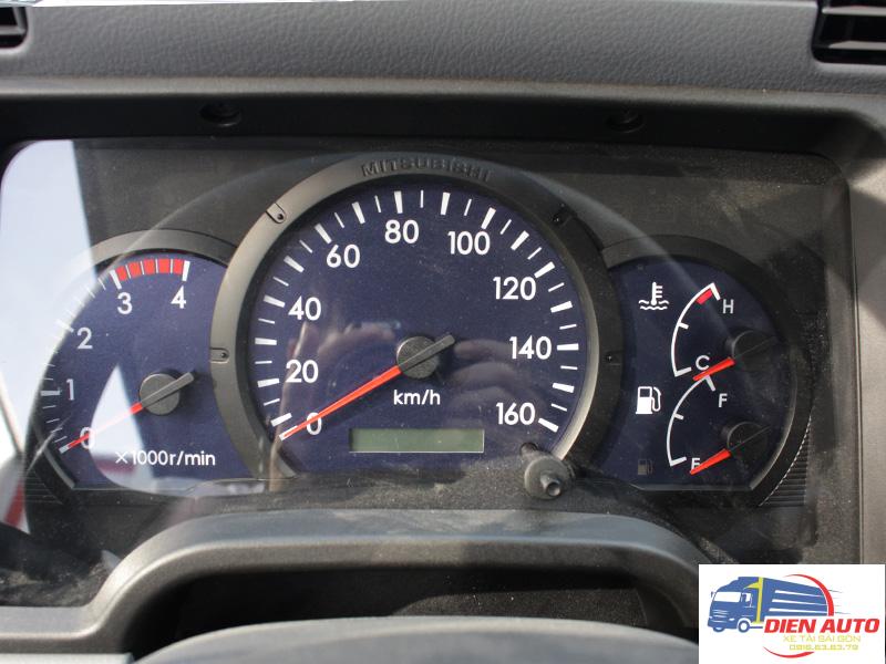 Xe Tải Fuso Canter 4.7LW 1.9 Tấn Thùng Bạt