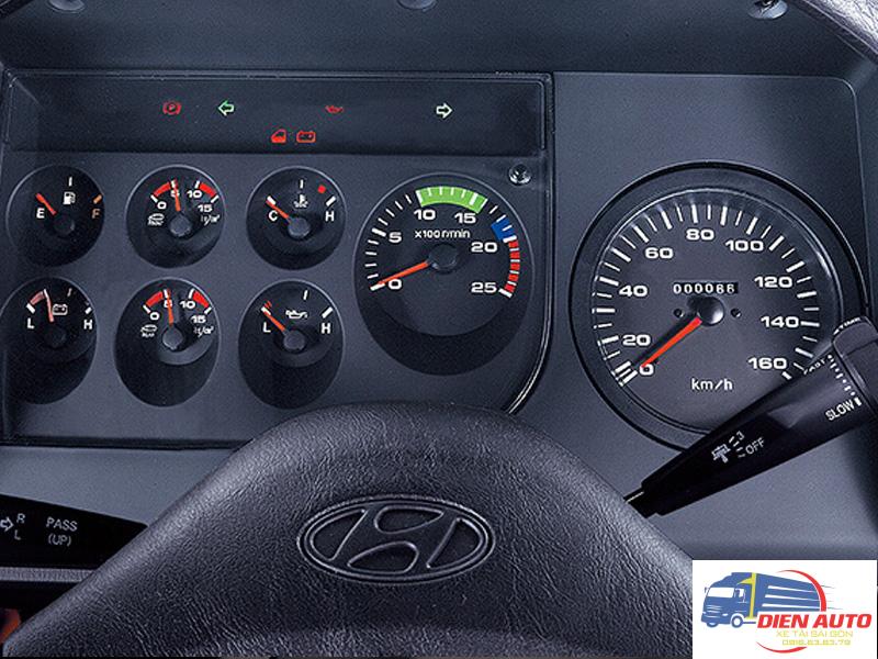 Xe Tải Hyundai HD320 18 Tấn Thùng Bảo Ôn
