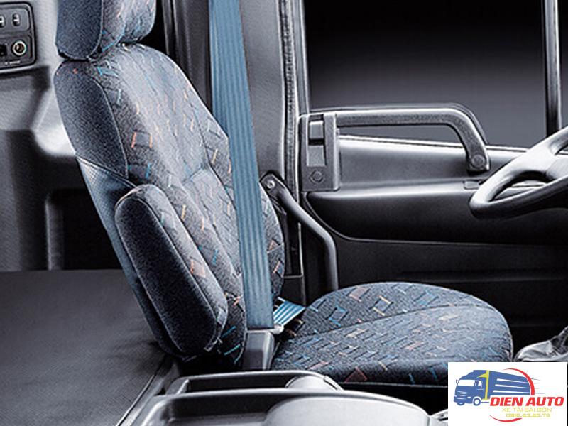 Xe Tải Hyundai HD210 Nâng Đầu Chở Máy Công Trình
