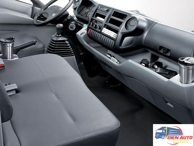 Xe Tải Hino XZU710L 2T2 Thùng Bảo Ôn