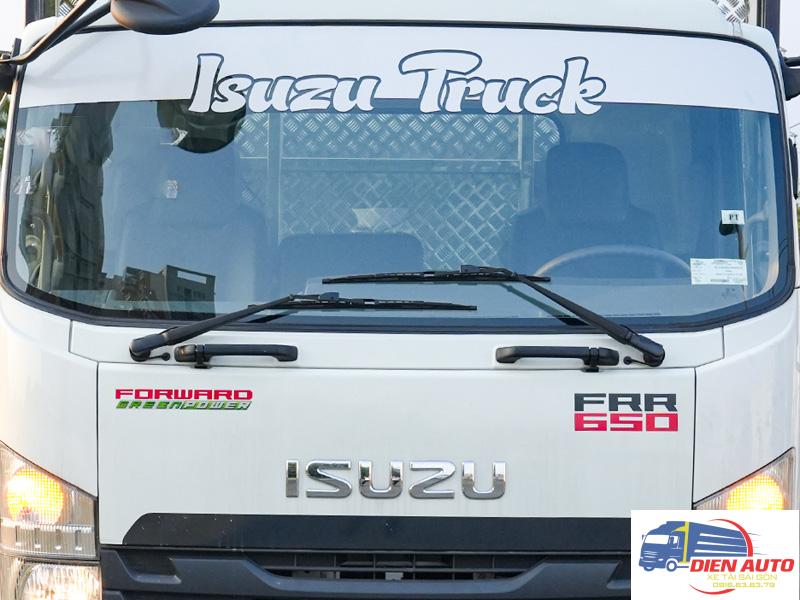 Xe Tải Isuzu FRR90NE5 5.5 Tấn Thùng Chở Gia Cầm