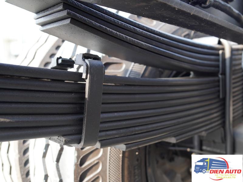 Xe Tải Hyundai HD210 Nâng Đầu Chở Máy Công Trình