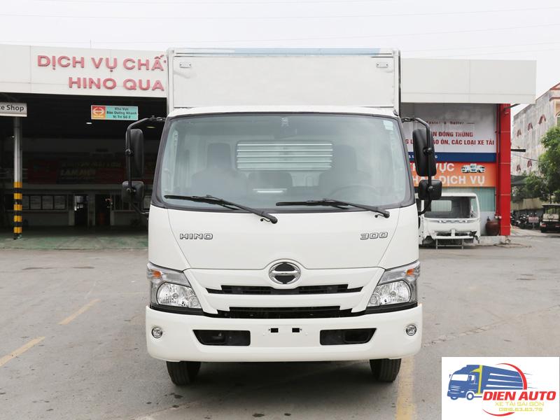 Xe Tải Hino XZU710L 2.5 Tấn Thùng Kín