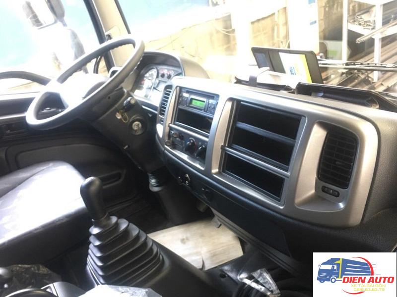 Xe Tải Hino FC9JNTC 5T2 Chở Pallet Chứa Cấu Kiện Điện Tử