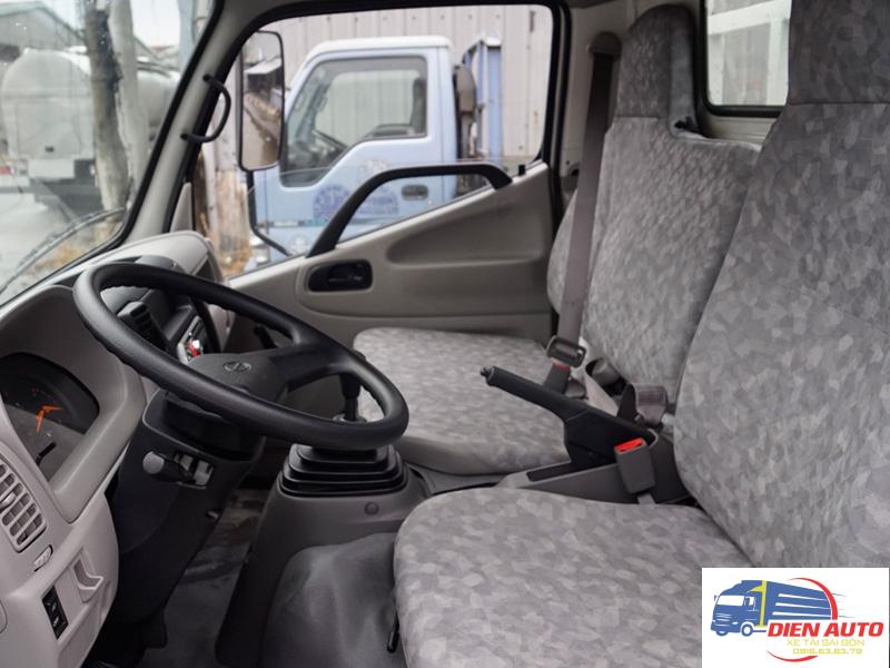 Xe Tải Hino Dutro XZU342L 5 Tấn Thùng Kín