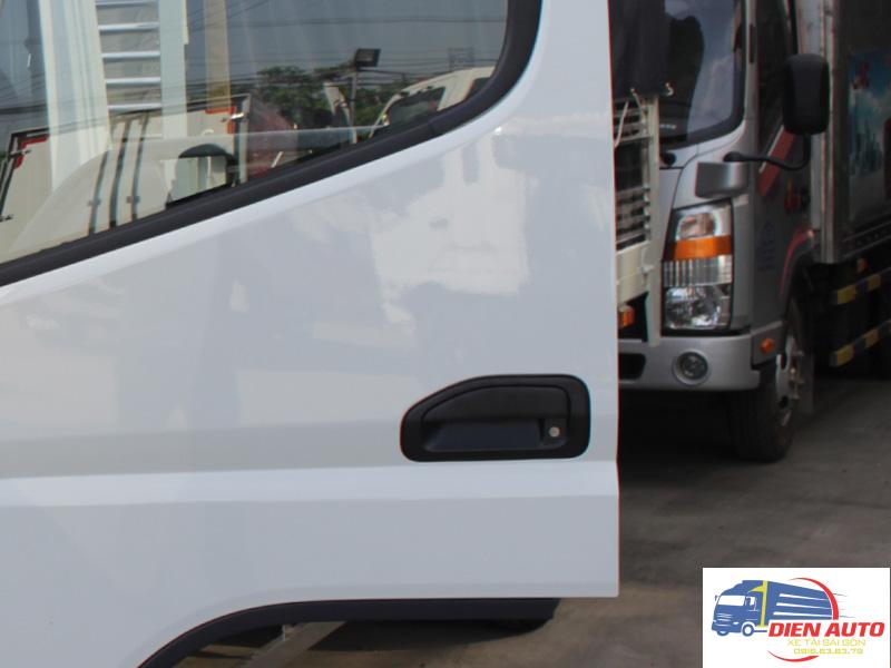 Xe Tải Fuso Canter 4.7LW 1.9 Tấn Thùng Bảo Ôn