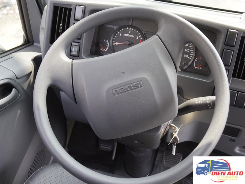Xe Tải Isuzu NPR85KE4 3 Tấn Chở Gia Cầm