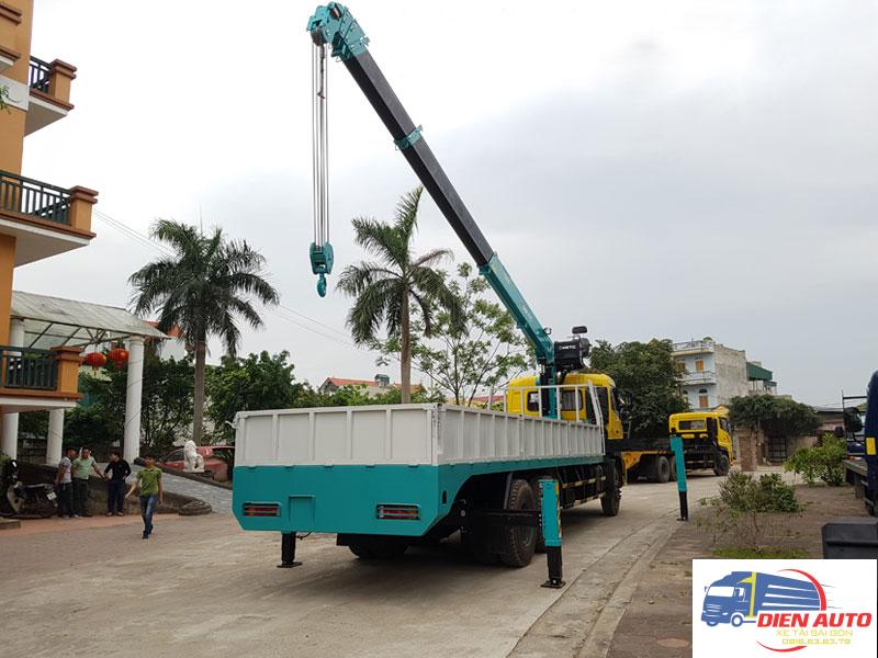 xe-tai-dongfeng-c260-3-chan-gan-cau-hktc-1 Xe Cẩu Dongfeng C260 3 Chân Gắn Cẩu HKTC 7 Tấn 6 Khúc