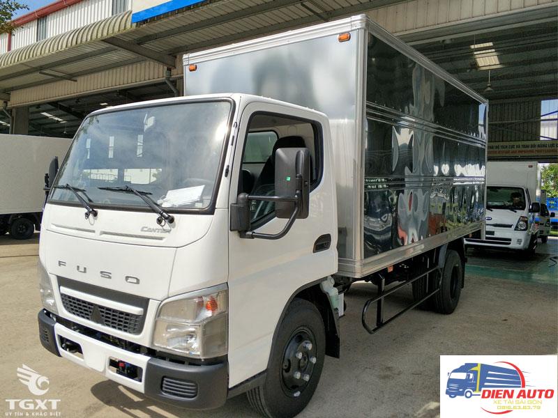Xe Tải Fuso Canter 4.99 1.9 Tấn Thùng Kín