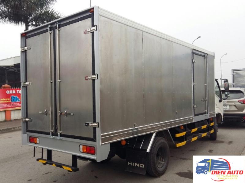Xe Tải Hino Dutro XZU342L 5 Tấn Thùng Kín