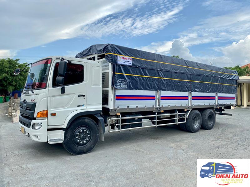 Xe Tải Hino FL8JW7A 15 Tấn Thùng Bạt