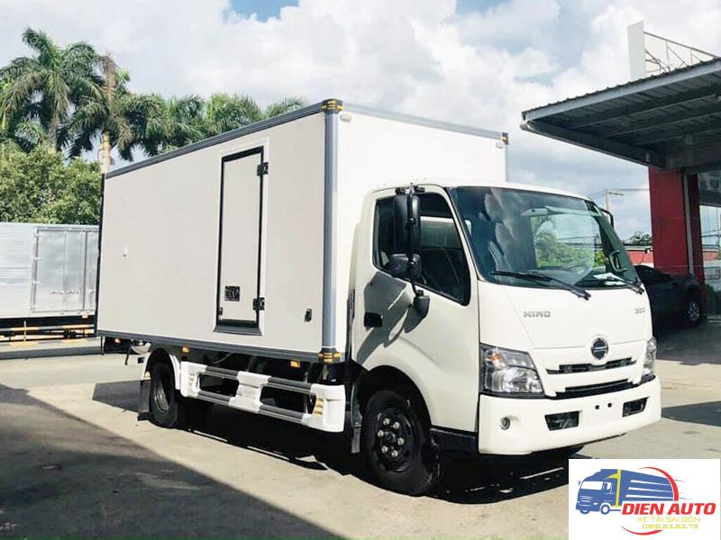 Xe Tải Hino XZU710L 2T2 Thùng Bảo Ôn