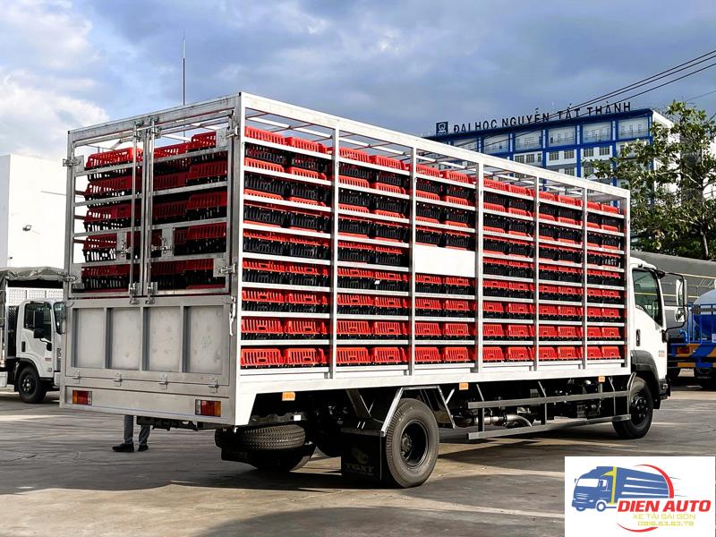 Xe Tải Isuzu FRR90QE5 4.8 Tấn Thùng Chở Gia Cầm