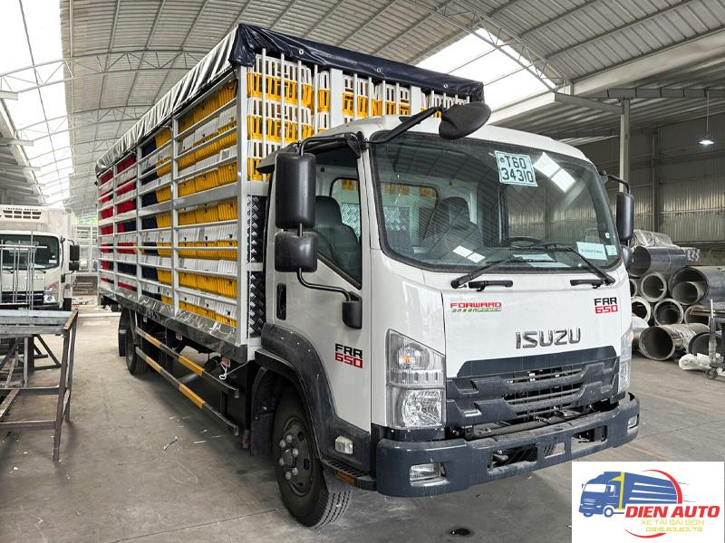 Xe Tải Isuzu FRR90QE5 4.8 Tấn Thùng Chở Gia Cầm