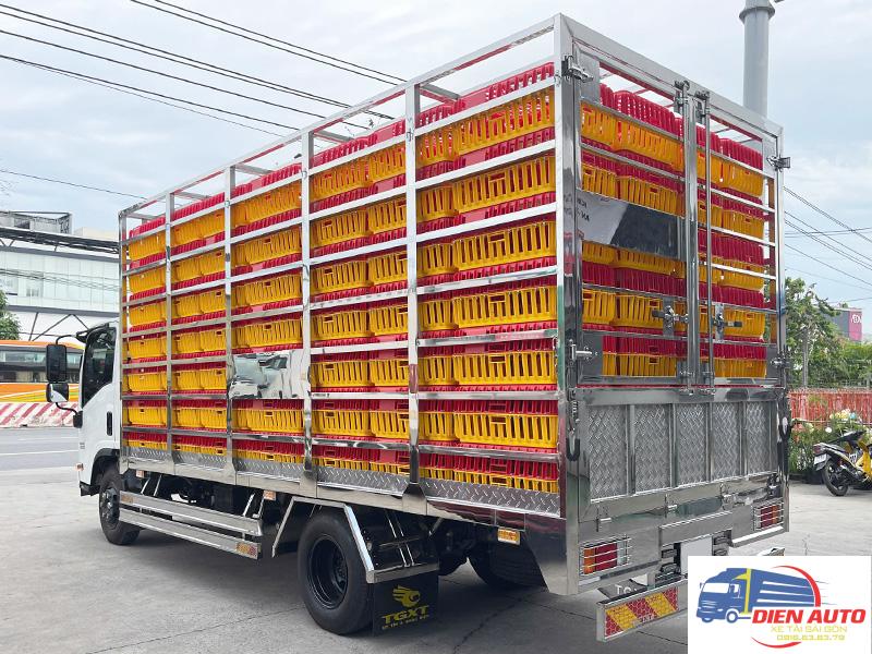 Xe Tải Isuzu NPR85KE4 3 Tấn Chở Gia Cầm