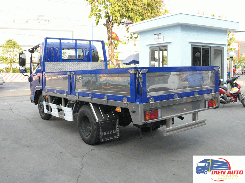 Xe Tải Isuzu QLR77FE4 2.3 Tấn Thùng Lửng